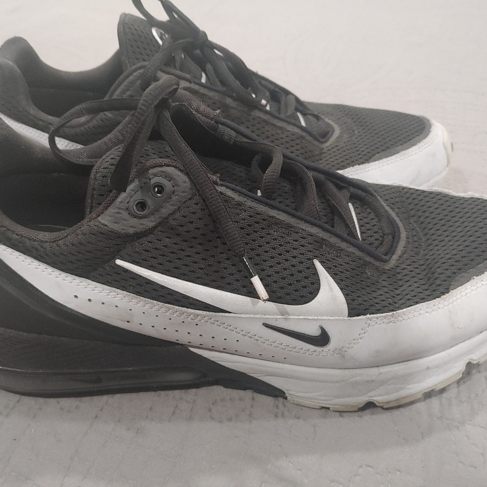 Nike Air Max Men Size 13 Excellent Condition